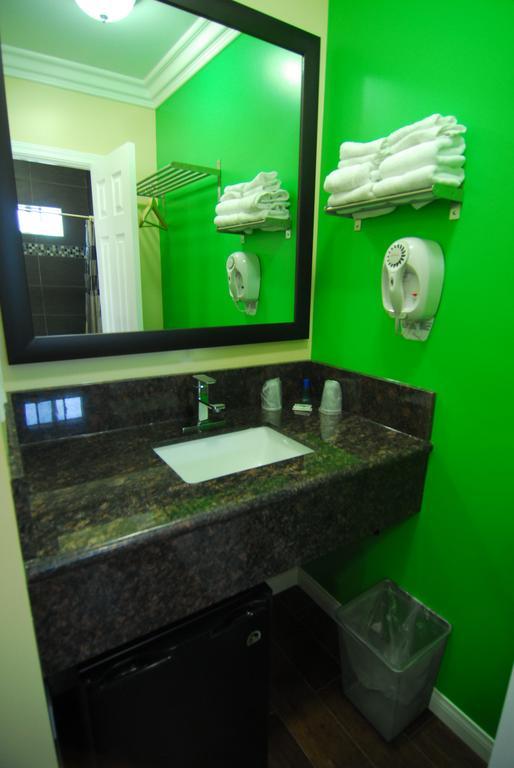 Studio City Inn - Near Universal Studios Hollywood Los Angeles Room photo