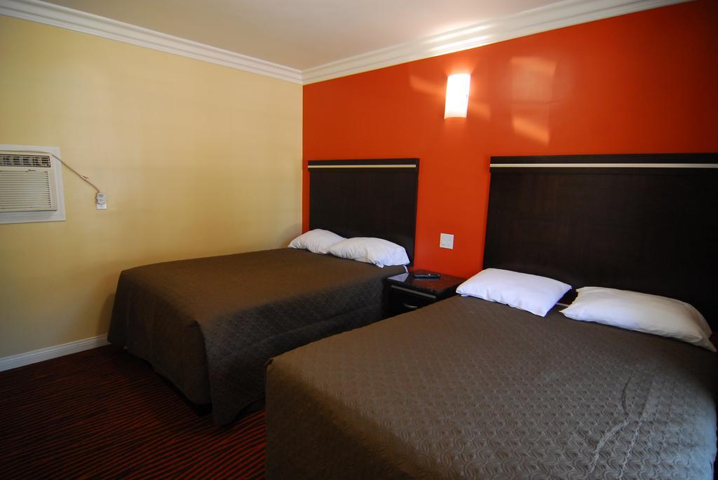 Studio City Inn - Near Universal Studios Hollywood Los Angeles Room photo