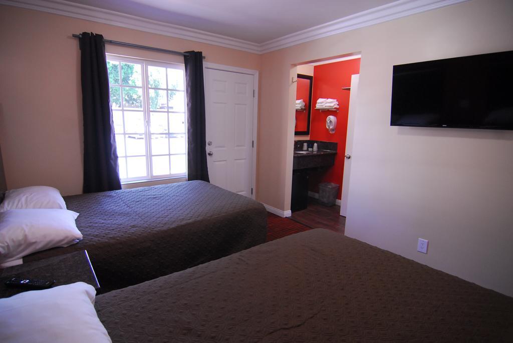 Studio City Inn - Near Universal Studios Hollywood Los Angeles Room photo